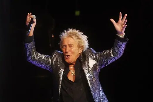 Rod Stewart Updates Fans on Health After Oxygen Needed During Concert