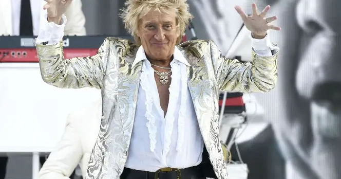 Rod Stewart Welcomes New Grandchild, Celebrating Family Growth