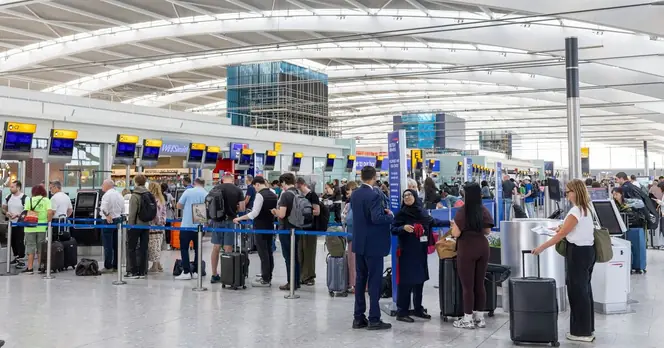 Airlines Warn of Potential Summer Holiday Travel Disruptions Due to Fuel Crisis