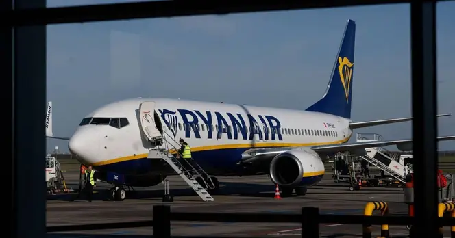 Ryanair Warns Passengers Against Using Wheelie Bags for Travel