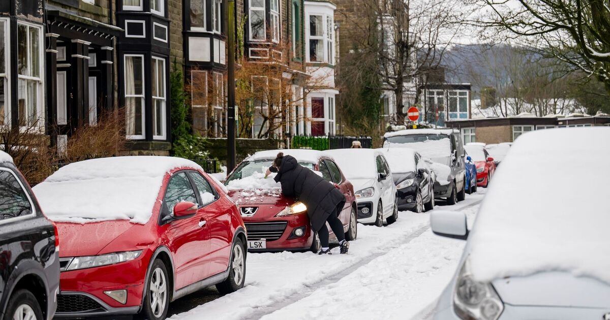 Severe Blizzard Hits UK, Blanketing 18 Counties with Up to 30cm of Snow
