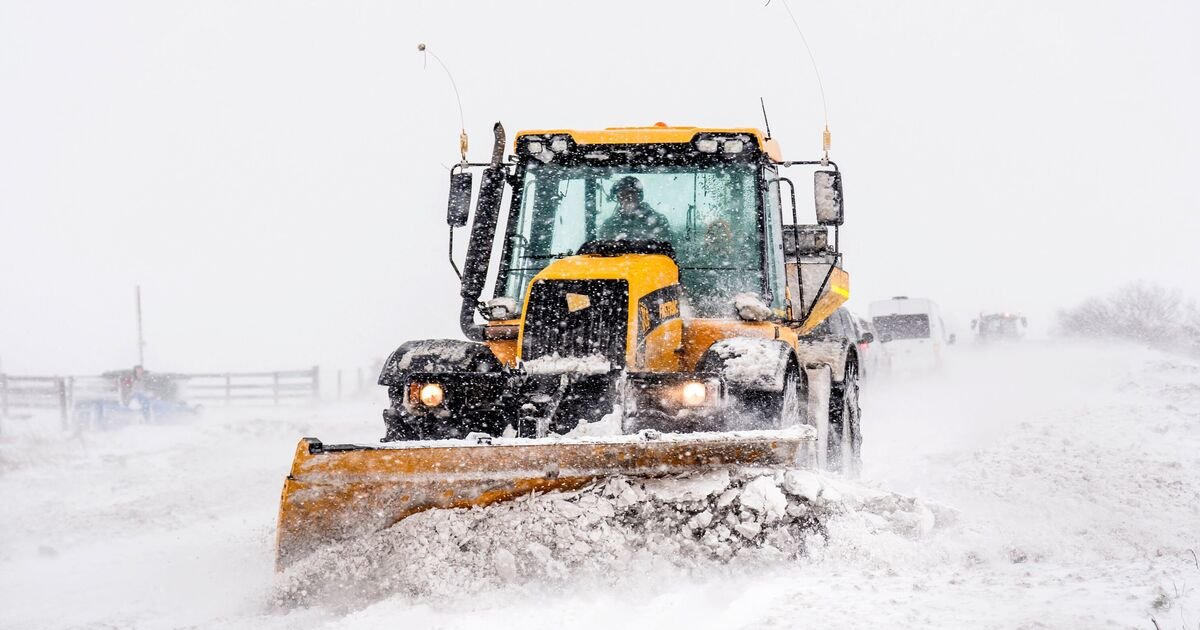 Major Blizzard Affects 51 UK Cities as Heavy Snow Hits England
