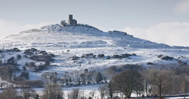 UK Faces 33 Hours of Blizzards with 23 Cities Affected by Snow