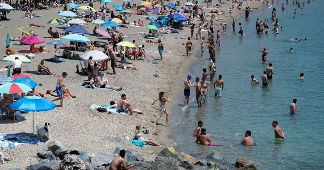 Spain Requires Britons to Show €1,089 Funds for Entry Compliance
