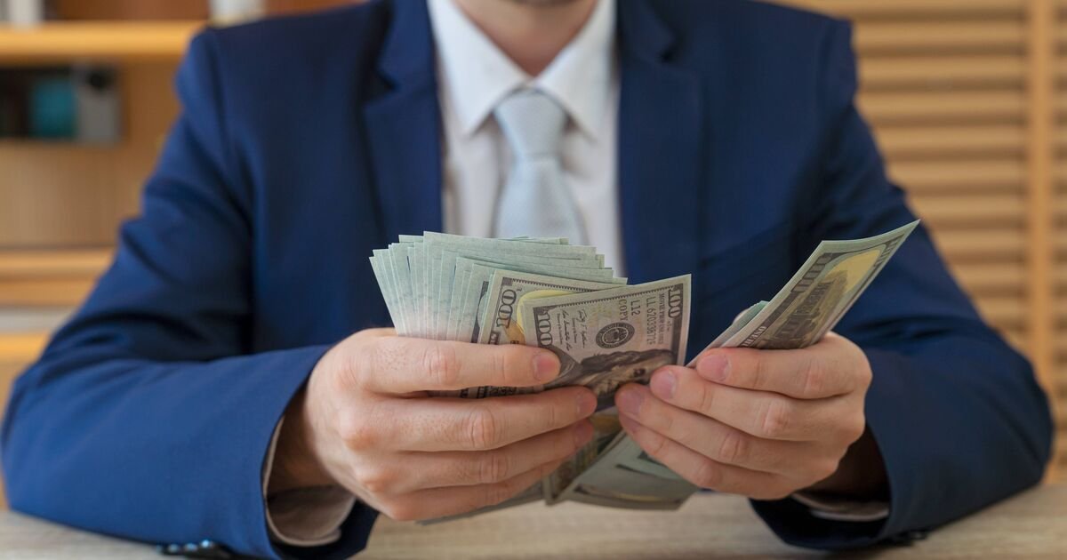 William Shatner Sets World Record Selling Kidney Stone for Charity