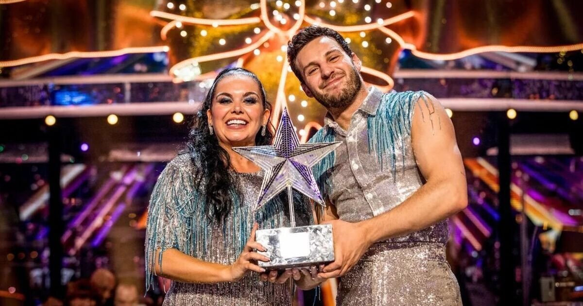 Scarlett Moffatt Wins Glitterball Trophy on Strictly Christmas Special