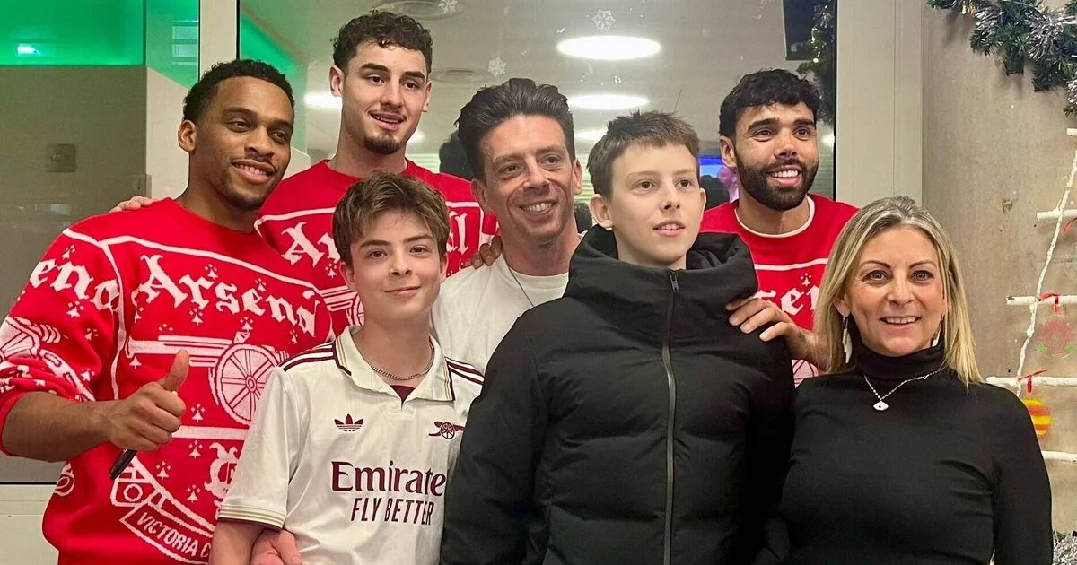 Teen's Back Pain and Loss of Appetite Prompt Urgent Medical Concerns Amid Dismissive Consultations