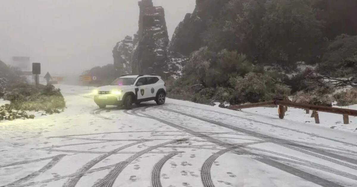 Snow Disrupts Flights in Lanzarote and Fuerteventura as Canary Islands Face Severe Weather