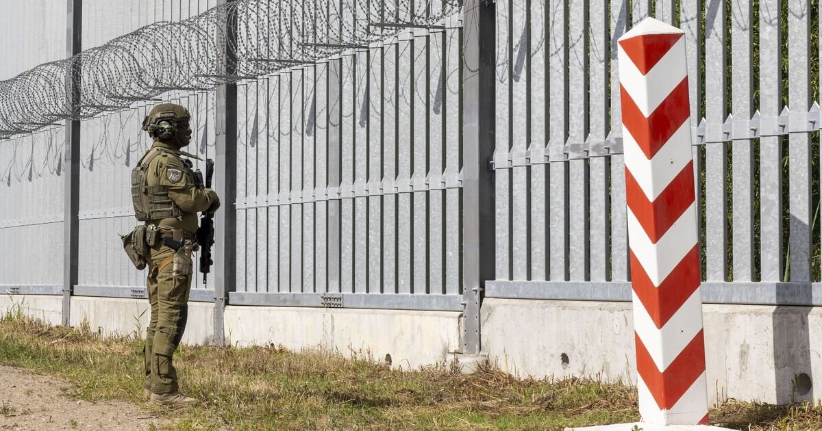 Poland's 18ft Steel Barrier Halts 96% of Migrant Crossings from Belarus