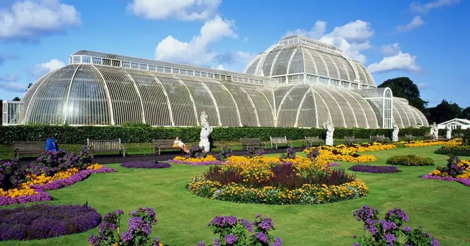 Kew Gardens Named Top Spring Destination for UK Garden Enthusiasts