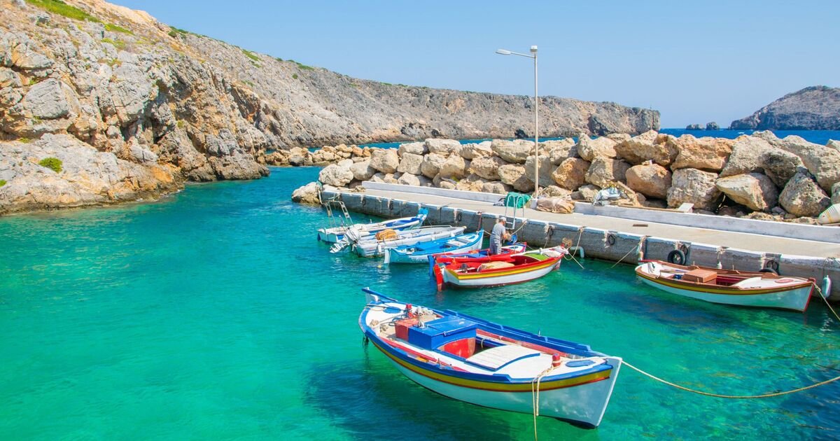 Families Encouraged to Move to Antikythera with £15,000 Incentive