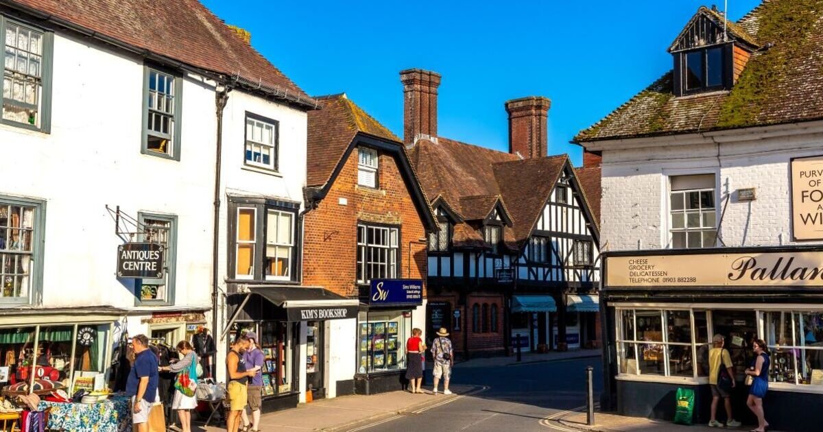 Picturesque Town Near London Offers Enchanting Escape for Travelers