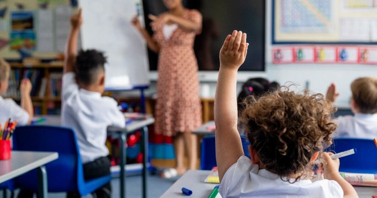 Half of School Children in Some UK Towns Speak Other Languages at Home