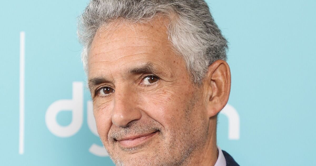 **Professor Tim Spector Recommends Focusing on Polyphenols Over '5 a Day' Fruit and...