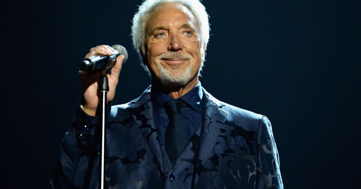 Tom Jones Warns Fans About Rising Scammers Impersonating Him