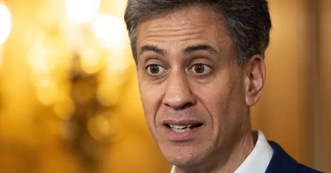 Tony Blair Calls on Ed Miliband to Support North Sea Oil Exploration