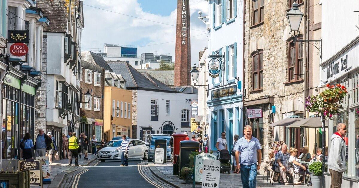 Top Ten UK Housing Hotspots See Prices Rise by 12.6% in a Year