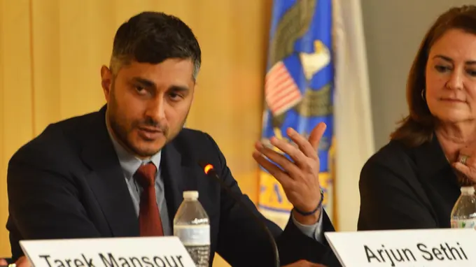 Democrat Raises Concerns Over Kraken's Access to Federal Reserve Account