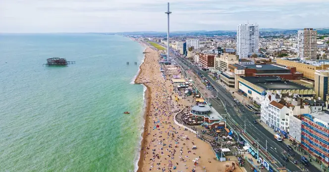 Brighton Seaside Resort Continues to Attract Large Number of Visitors