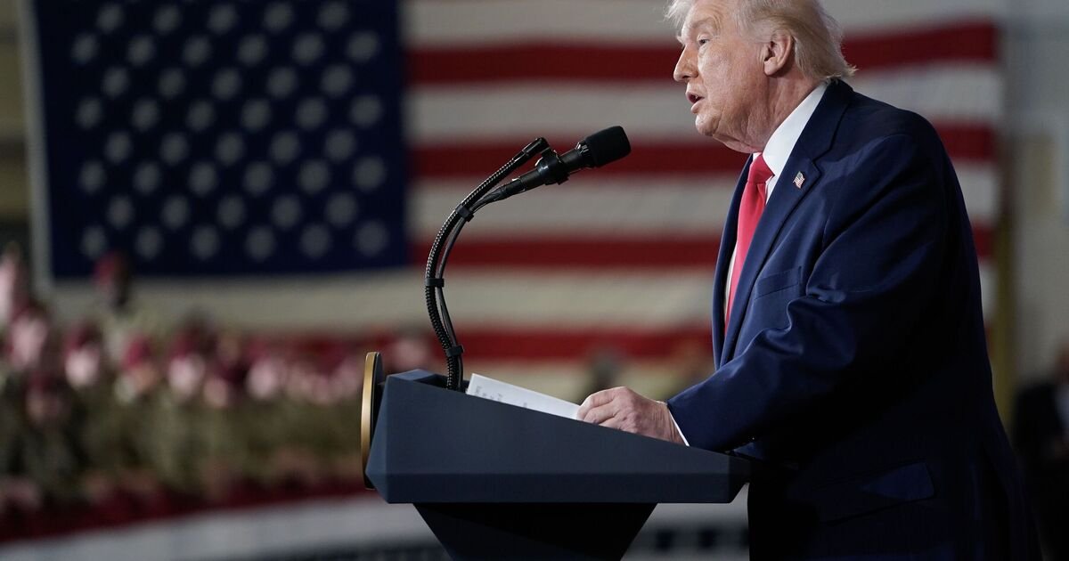 Macron Critiques Trump's Greenland Acquisition Plans Amid Ongoing Tensions