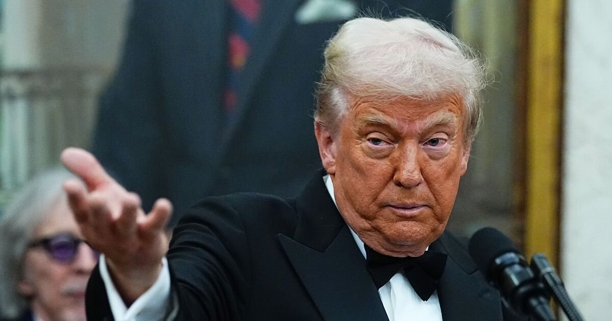 Trump’s Teleprompter Disagreement Steals Spotlight at Kennedy Center Honors