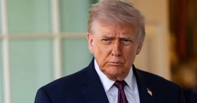 Trump Warns of Trade Deal Reassessment if Starmer Becomes Leader