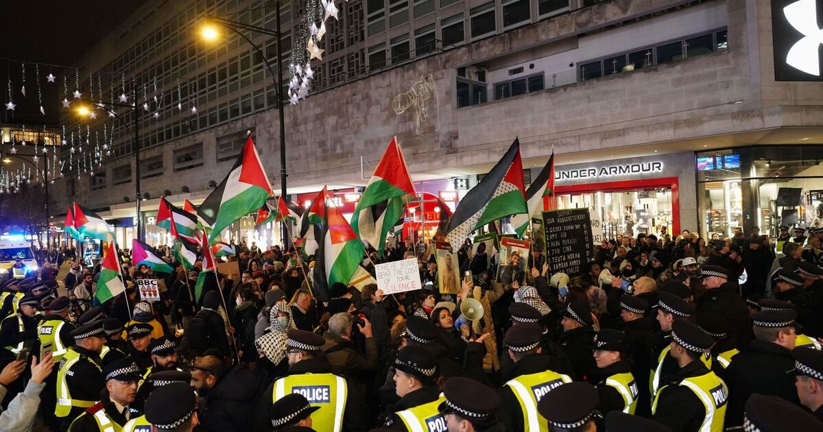 Two Arrested in London After 'Intifada' Calls During Protests