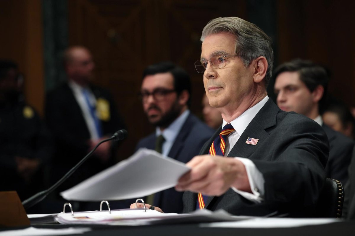 Bessent Labels Crypto Opponents of Regulation as 'Nihilists' Amid Market Bill Debate