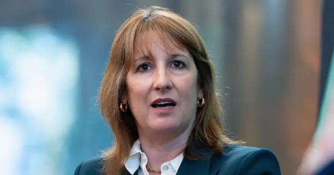 UK GDP Contraction Raises Challenges for Labour Leadership Amidst Economic Uncertainty
