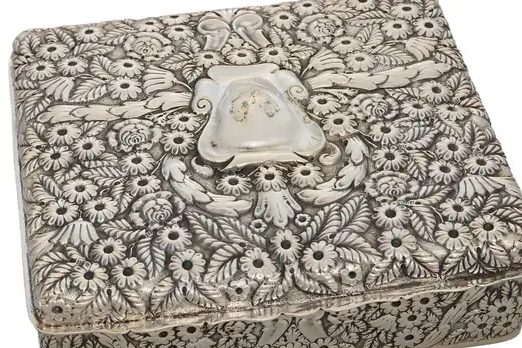UK Family Astounded by £60,000 Silver Collection Discovered in Attic