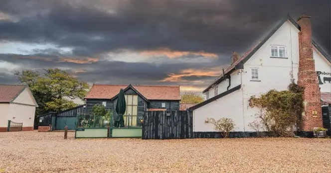 Auberge Hotel in Yaxley Enters Administration Amid Hospitality Challenges