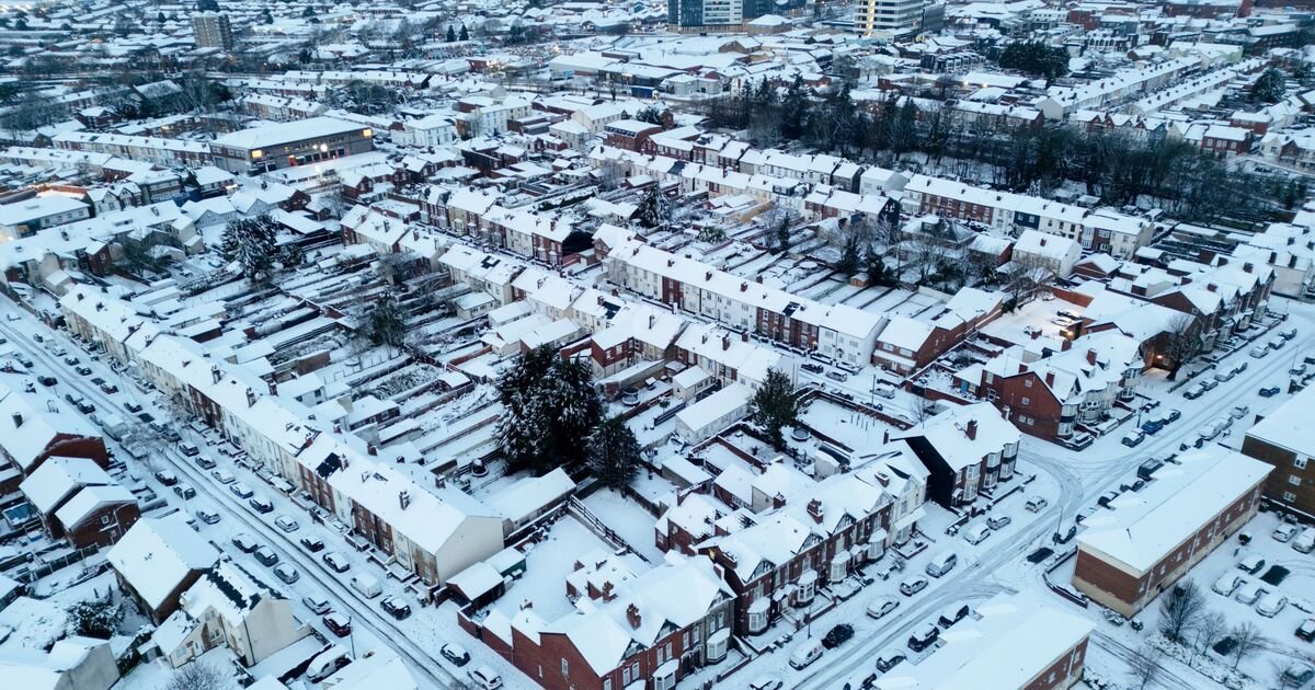 UK Households Urged to Stay Indoors as Storm Goretti Affects 148,000 Homes