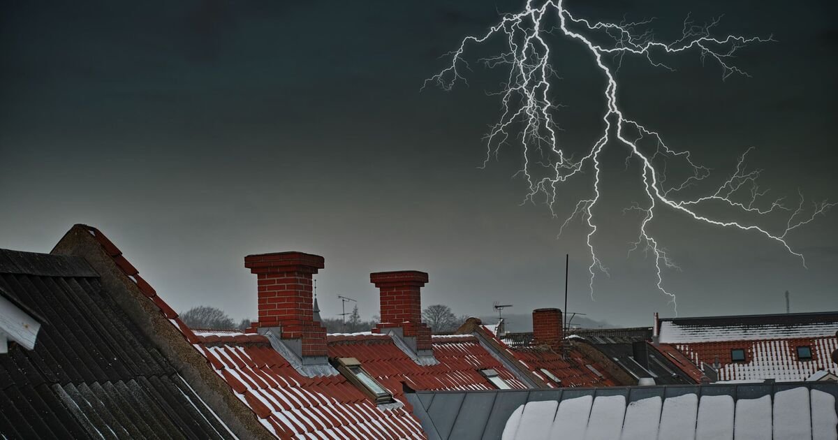 UK Issues Lightning Snow Warning with Risk of Power Cuts for 66 Hours