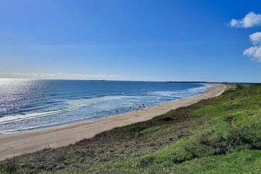 UK's Best Hidden Beach Offers Expansive Sands and Tranquil Escape
