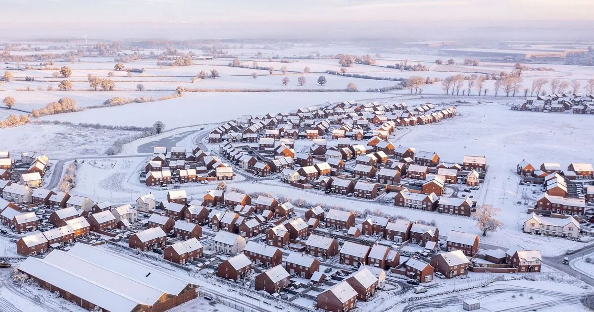 Temperatures Plunge to -5C as Snow Forecast Across Parts of the UK