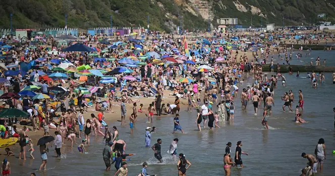UK Weather Forecast Predicts 35C Heatwave with 22 Counties Over 30C