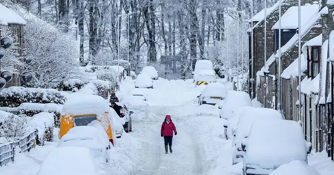 UK Set for Four Waves of Snow as Temperatures Plummet