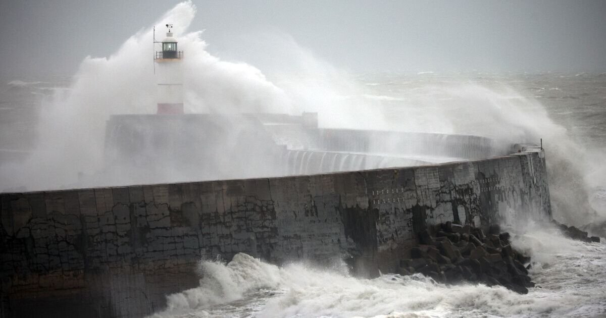 Britain Prepares for Disruption as 812-Mile Storm Approaches