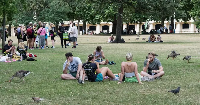 UK Weather Maps Show 27C Heatwave Expected in 16 Regions