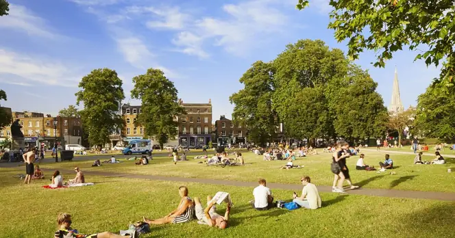 UK Heatwave Forecasts 35C with 22 Counties Expecting Over 30C Temperatures