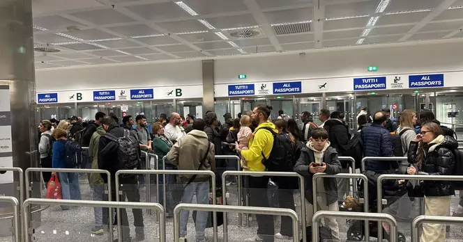 Warning Issued as Major Airports Anticipate Long Delays for Travellers