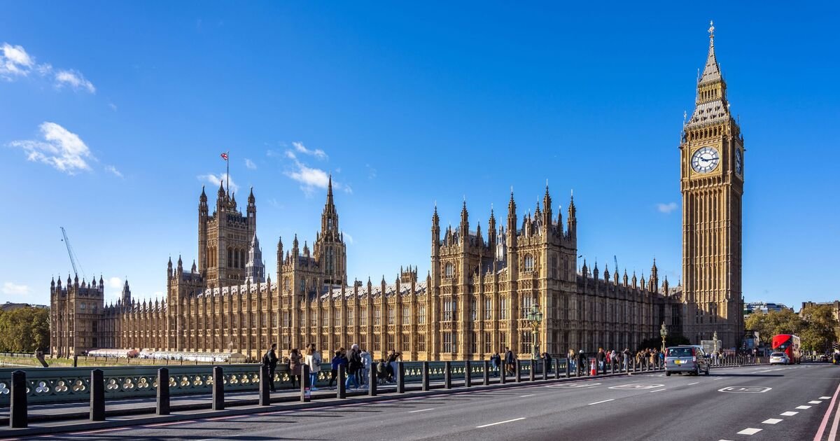 Westminster Lockdown After Suspicious Package Found, Police Investigate