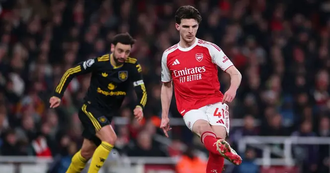 Rice and Fernandes Lead Race for Premier League Player of the Year Award