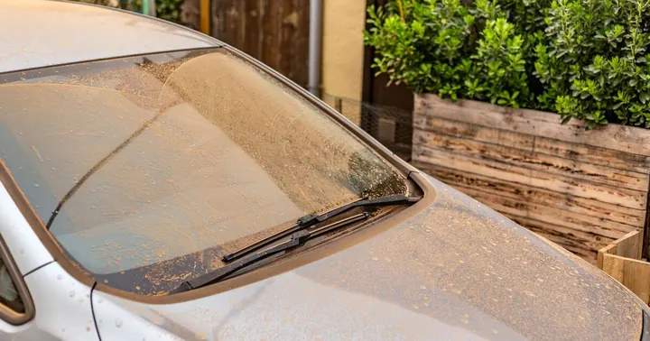 Experts Identify Saharan Dust as Cause of Hazy Air and Dusty Cars in March