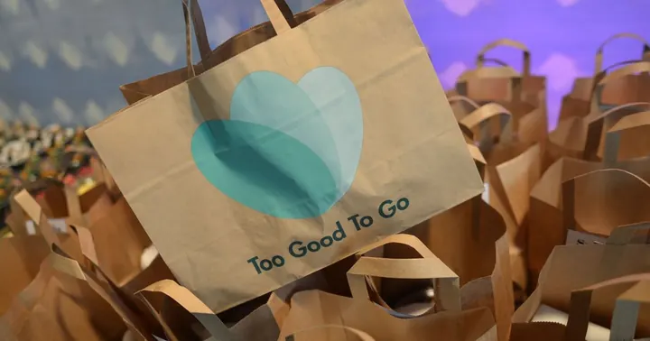 Woman Surprised by Mystery Contents in Pizza Express Too Good To Go Bag