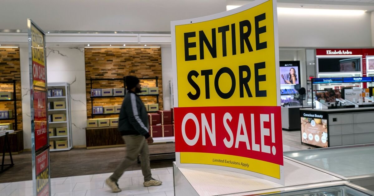 Macy's Plans to Close 150 Stores Starting Mid-January, Focus on 350 Remaining Locations